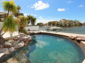 Yulunga 20 - Four Bedroom Canal Home with Pool, Mooloolaba